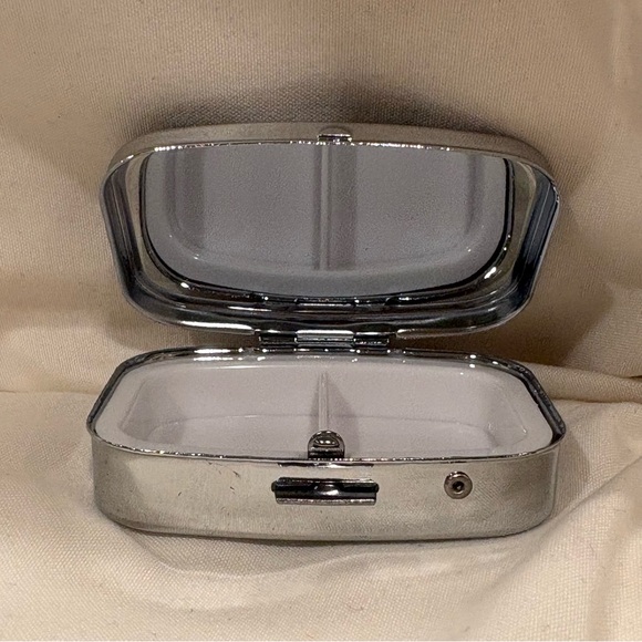 Mixed Tape Retro Cool Travel Pill Box 2 Compartment Medicine Pill Case NEW - Picture 5 of 5